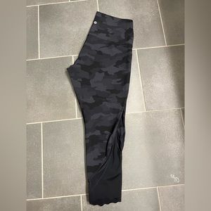 Lululemon 7/8 Scalloped Camo Pants